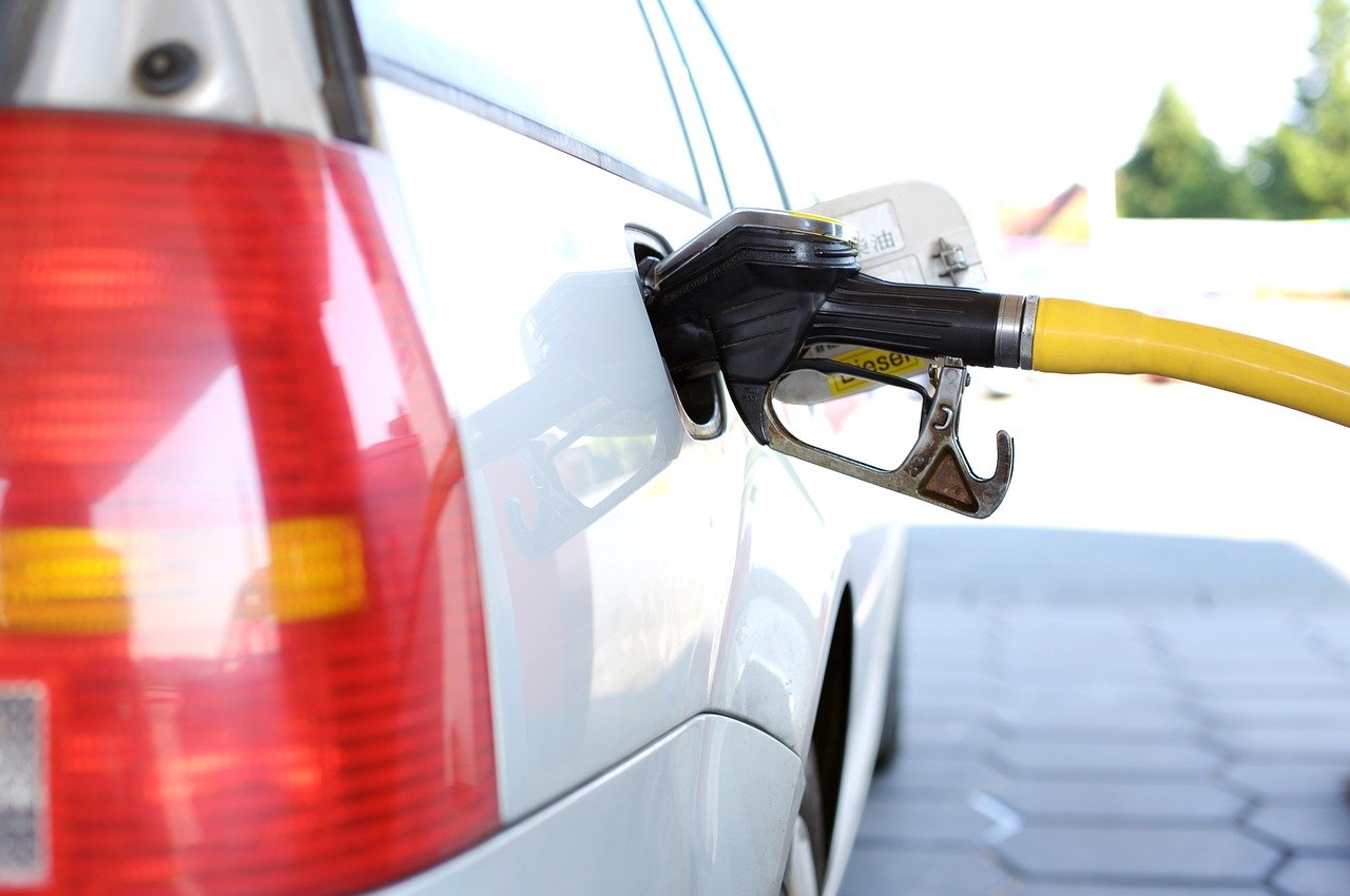 gasolina - Enquanto a gasolina aumenta crescem as chances de melhoria ambiental